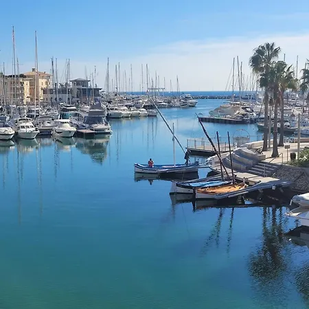 A 2 Pas De La Mer Frejus Exterior photo